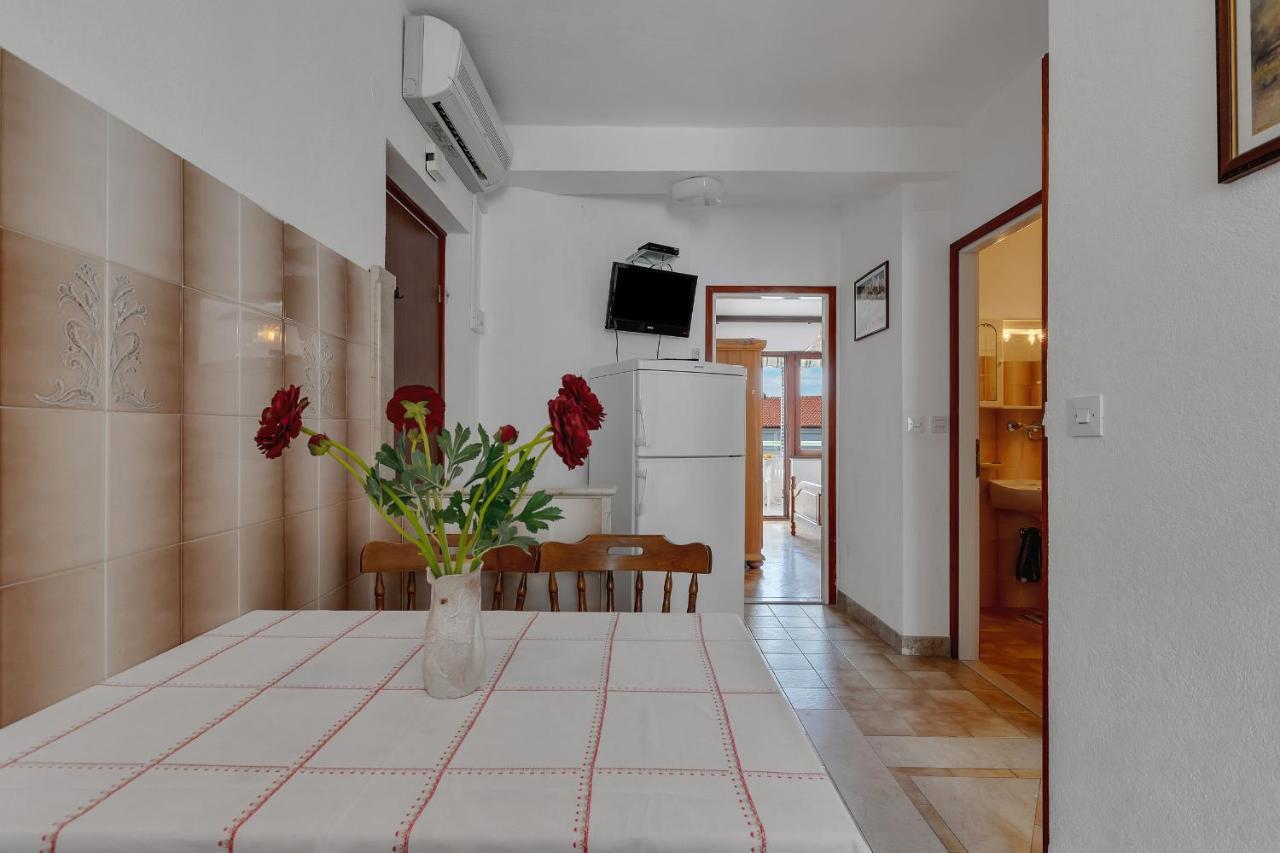 Apartments Tihomir Musac Omiš Extérieur photo